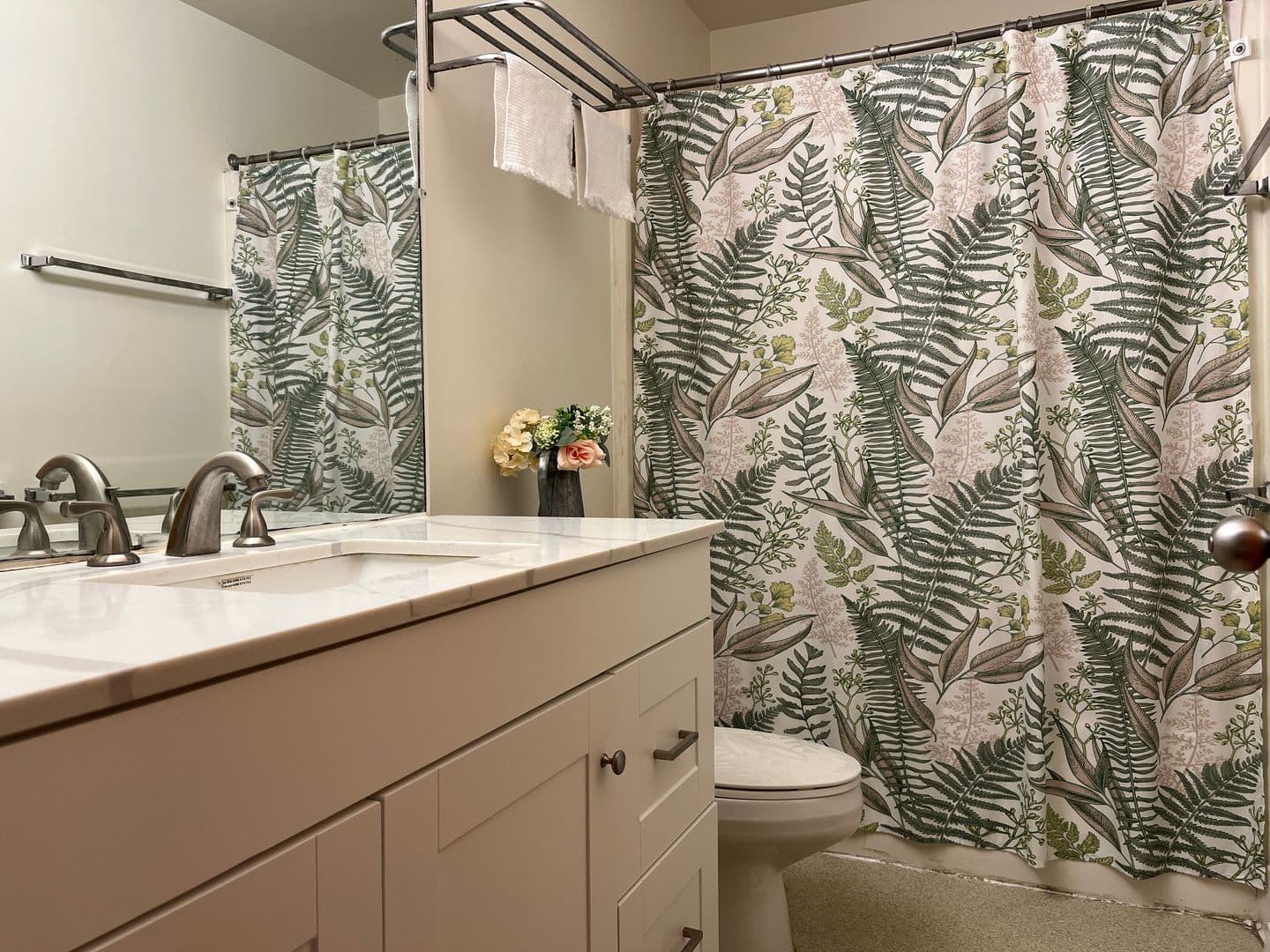 Ithaca Apartment: 516 University Ave