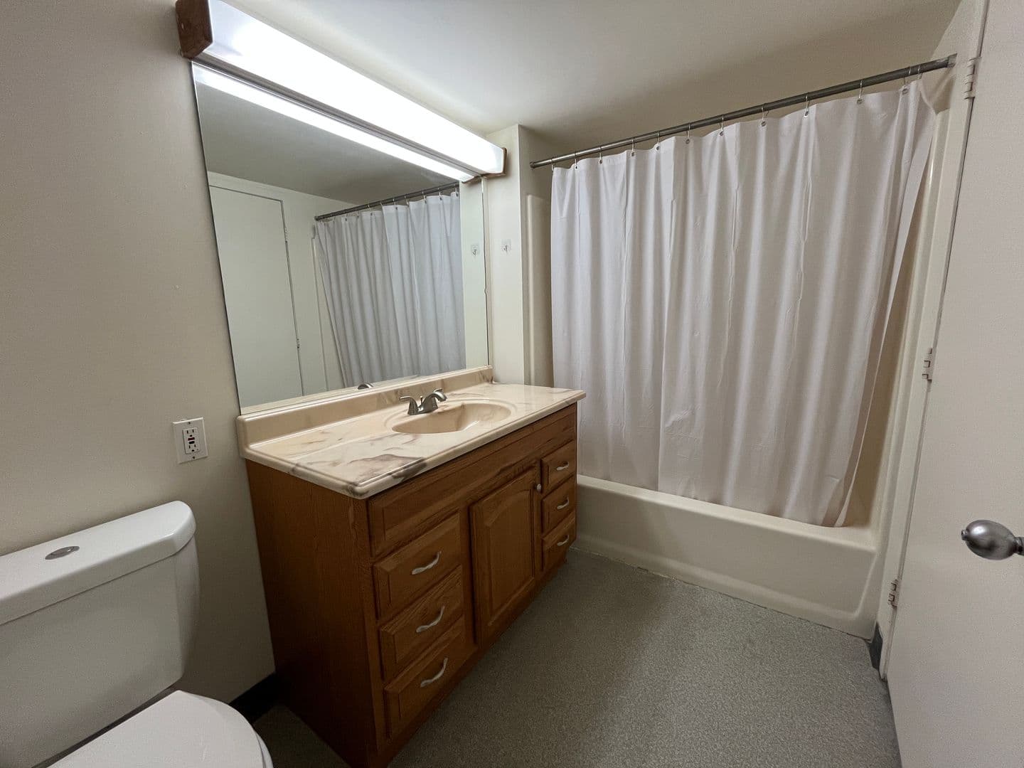 Ithaca Apartment: 110 Dryden Rd