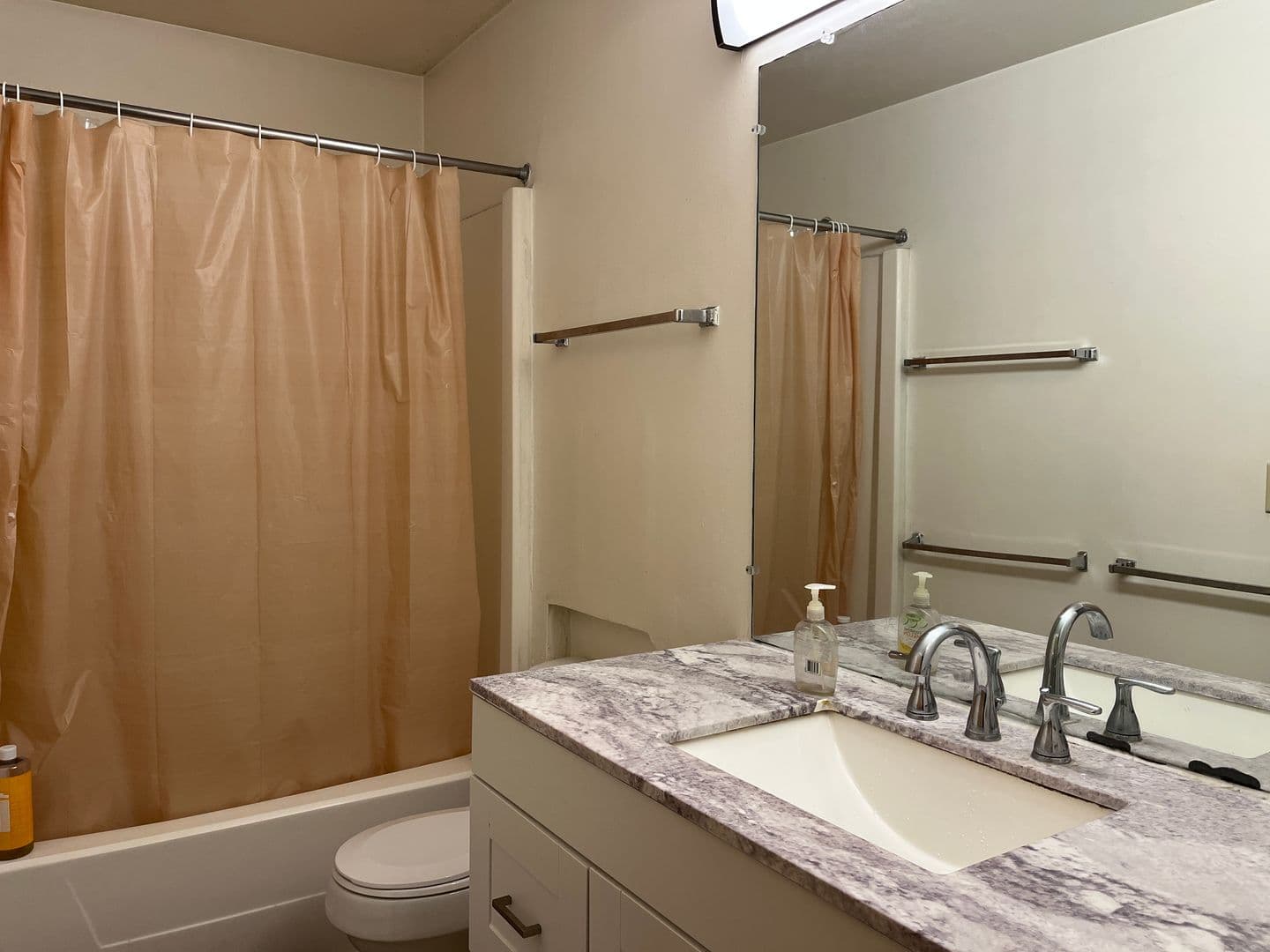 Ithaca Apartment: 516 University Ave