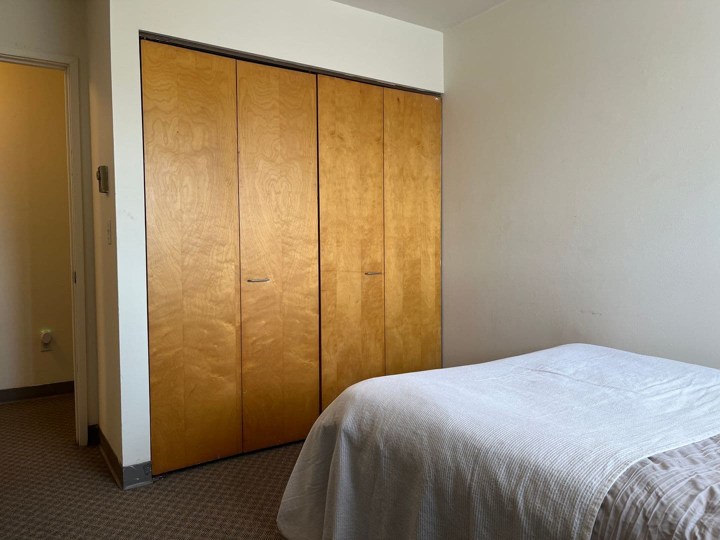 Ithaca Apartment: 516 University Ave
