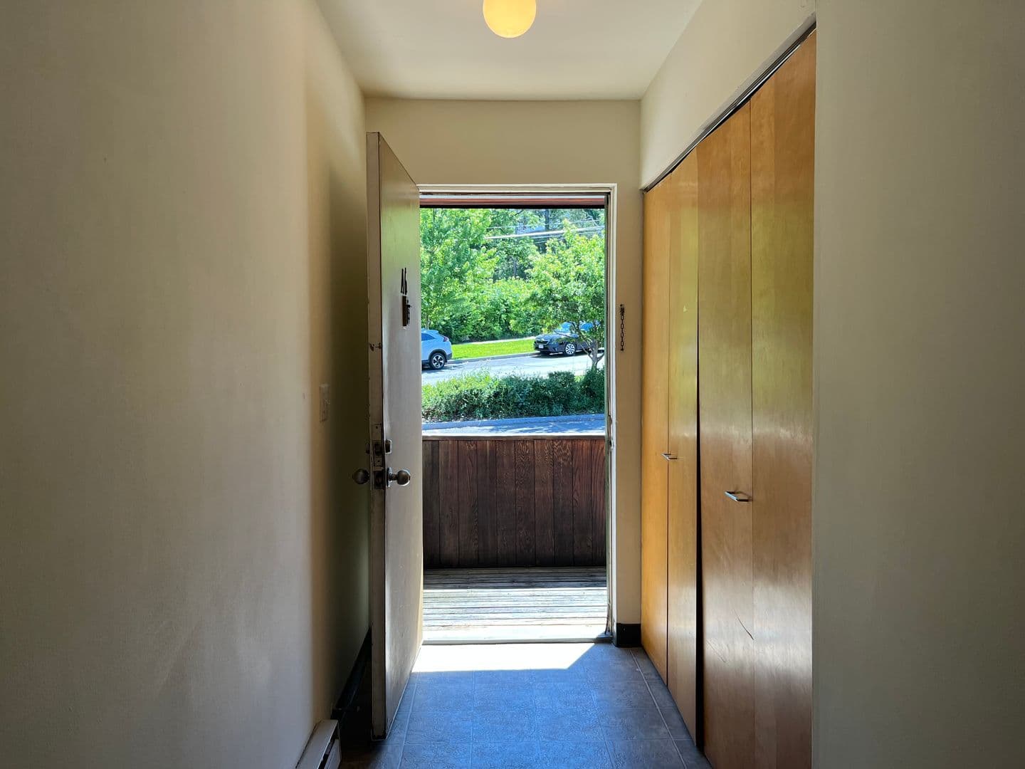 Ithaca Apartment: 516 University Ave