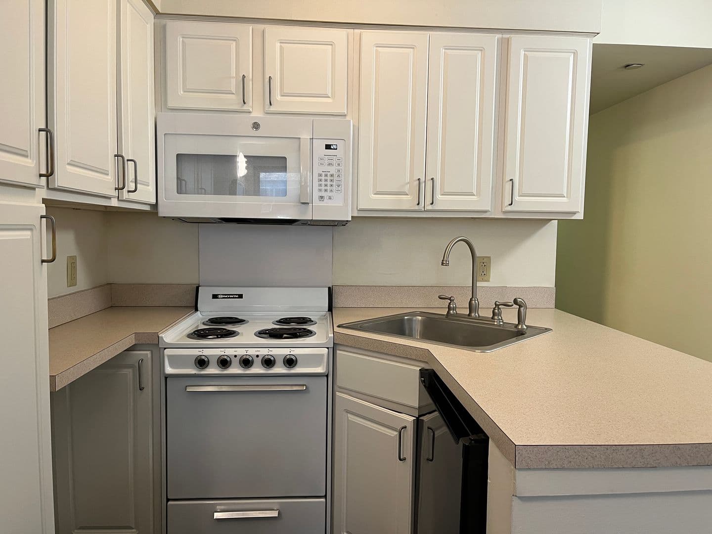 Ithaca Apartment: 407 College Ave