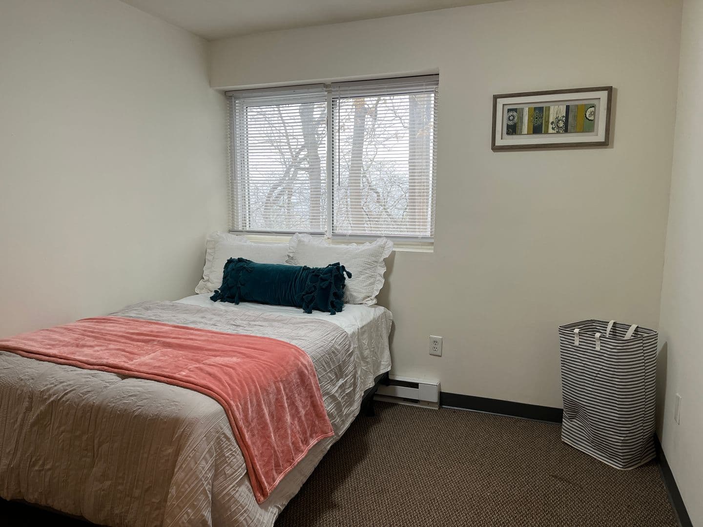 Ithaca Apartment: 516 University Ave