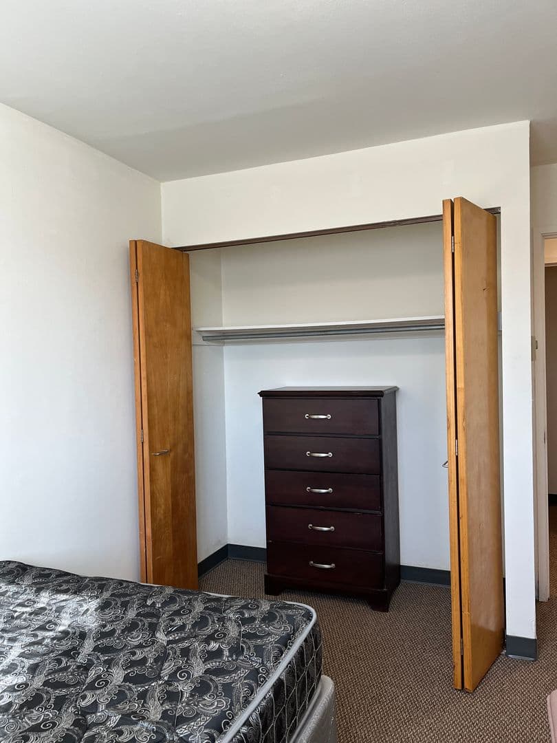 Ithaca Apartment: 516 University Ave