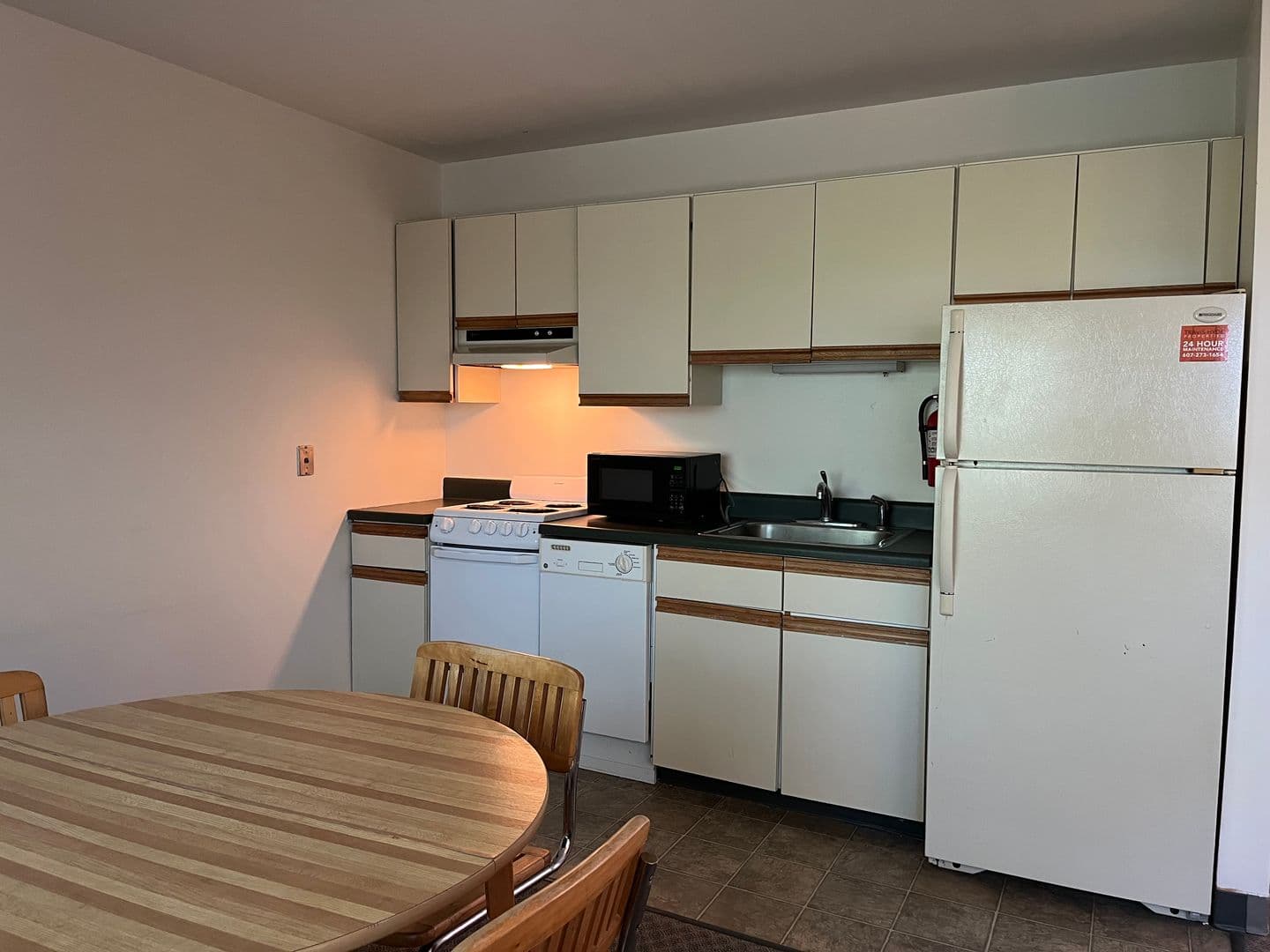 Ithaca Apartment: 516 University Ave