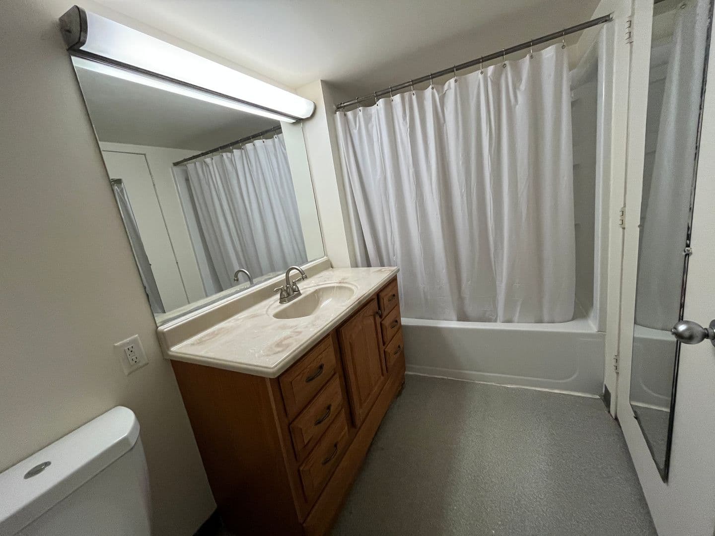 Ithaca Apartment: 110 Dryden Rd