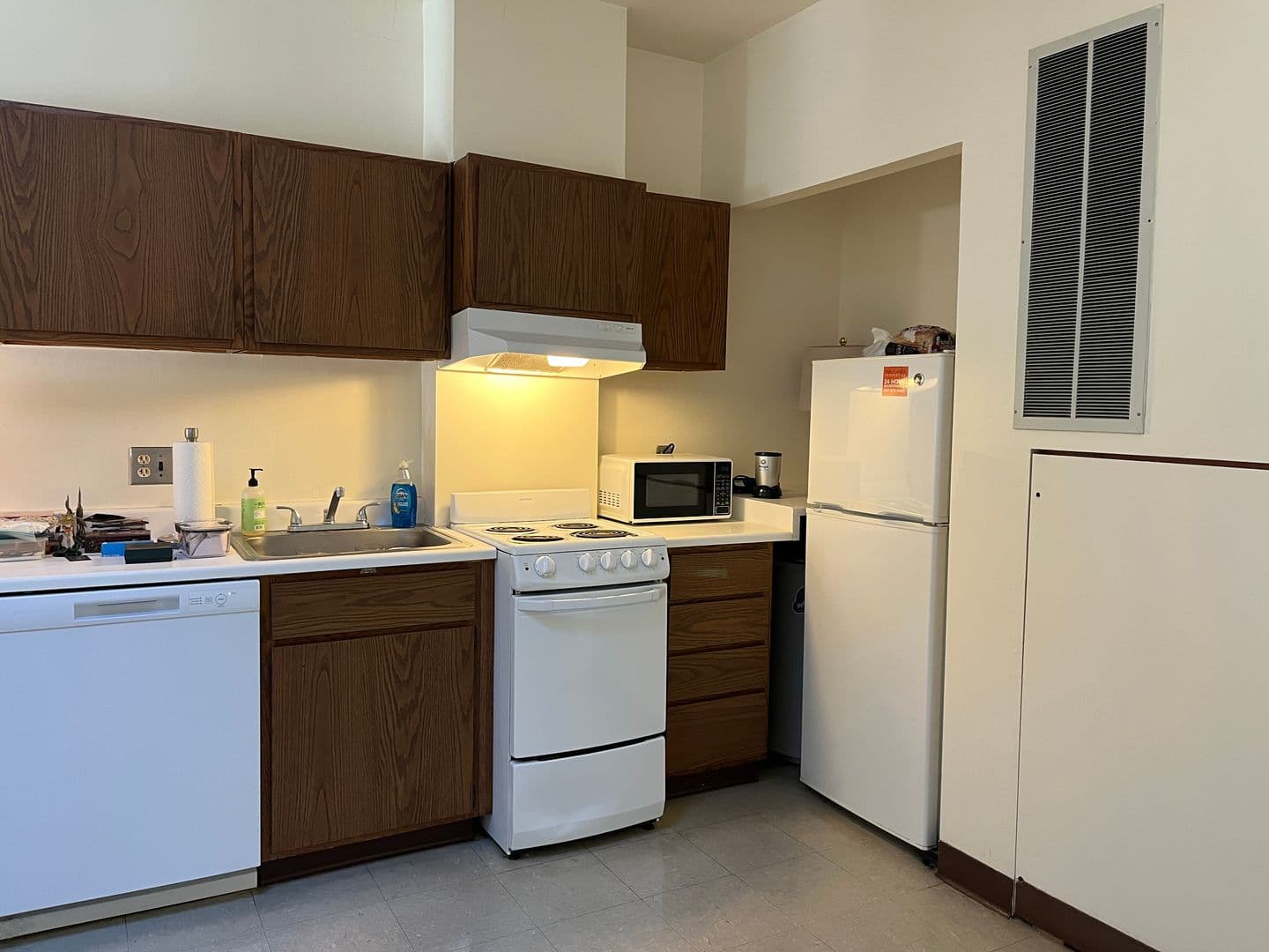Ithaca Apartment: 171 E State St