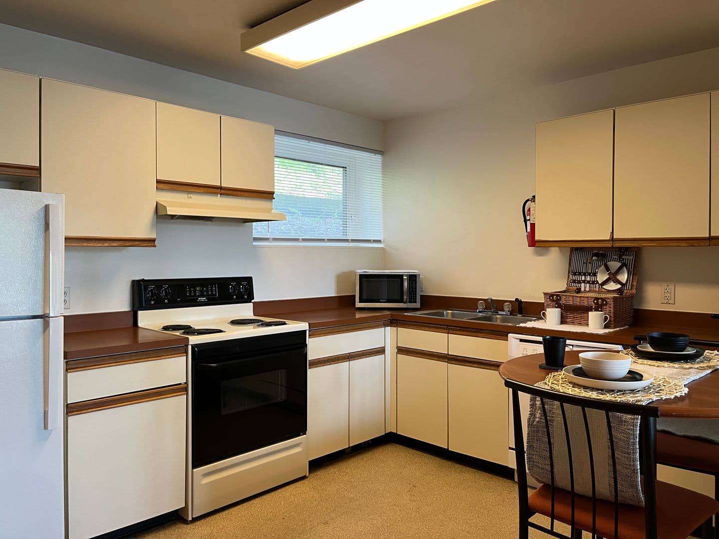 Ithaca Apartment: 516 University Ave