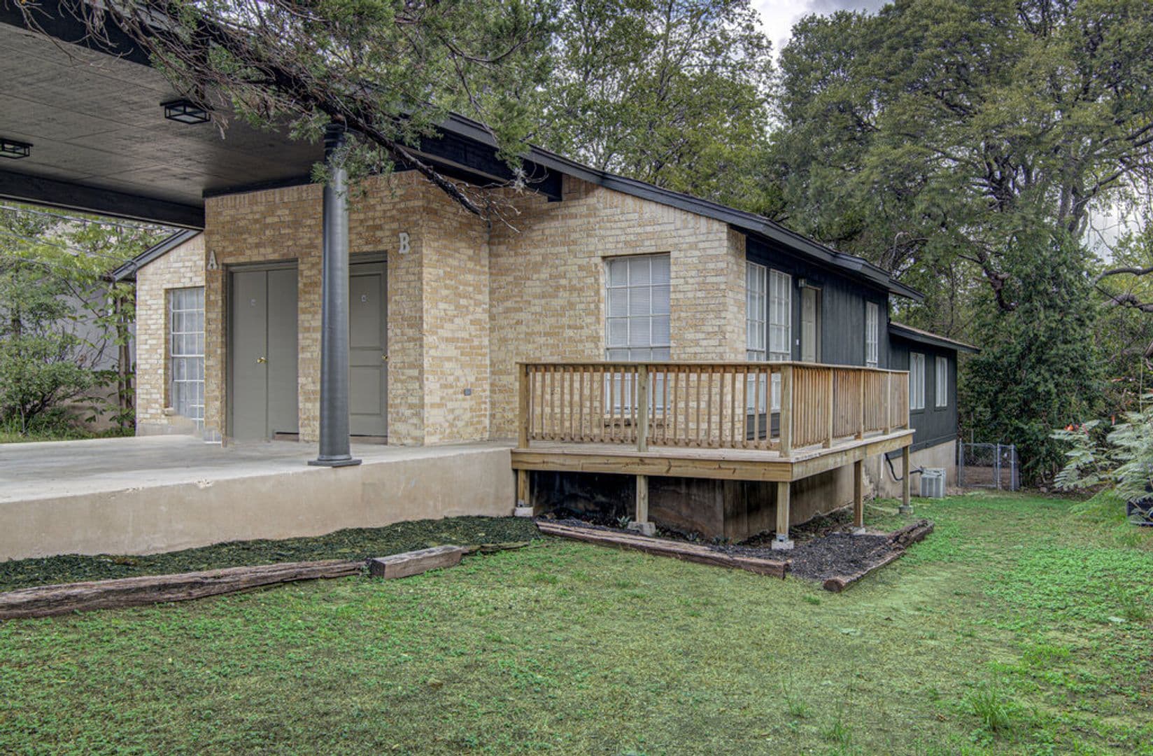 Austin Apartment: 404 W Dittmar Rd