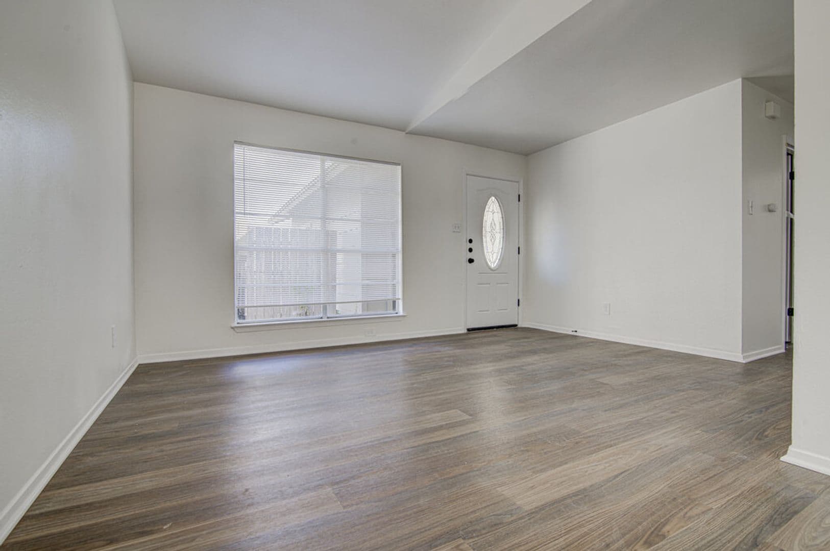Round Rock Apartment: 426 Chisholm Valley Dr