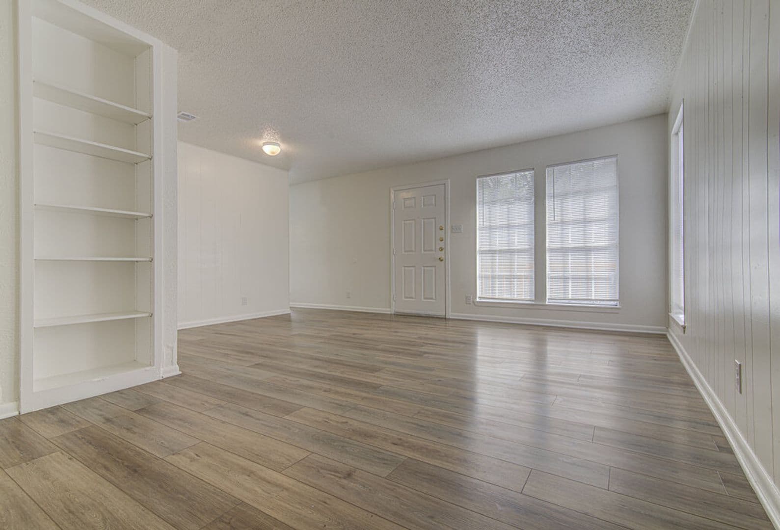 Austin Apartment: 404 W Dittmar Rd