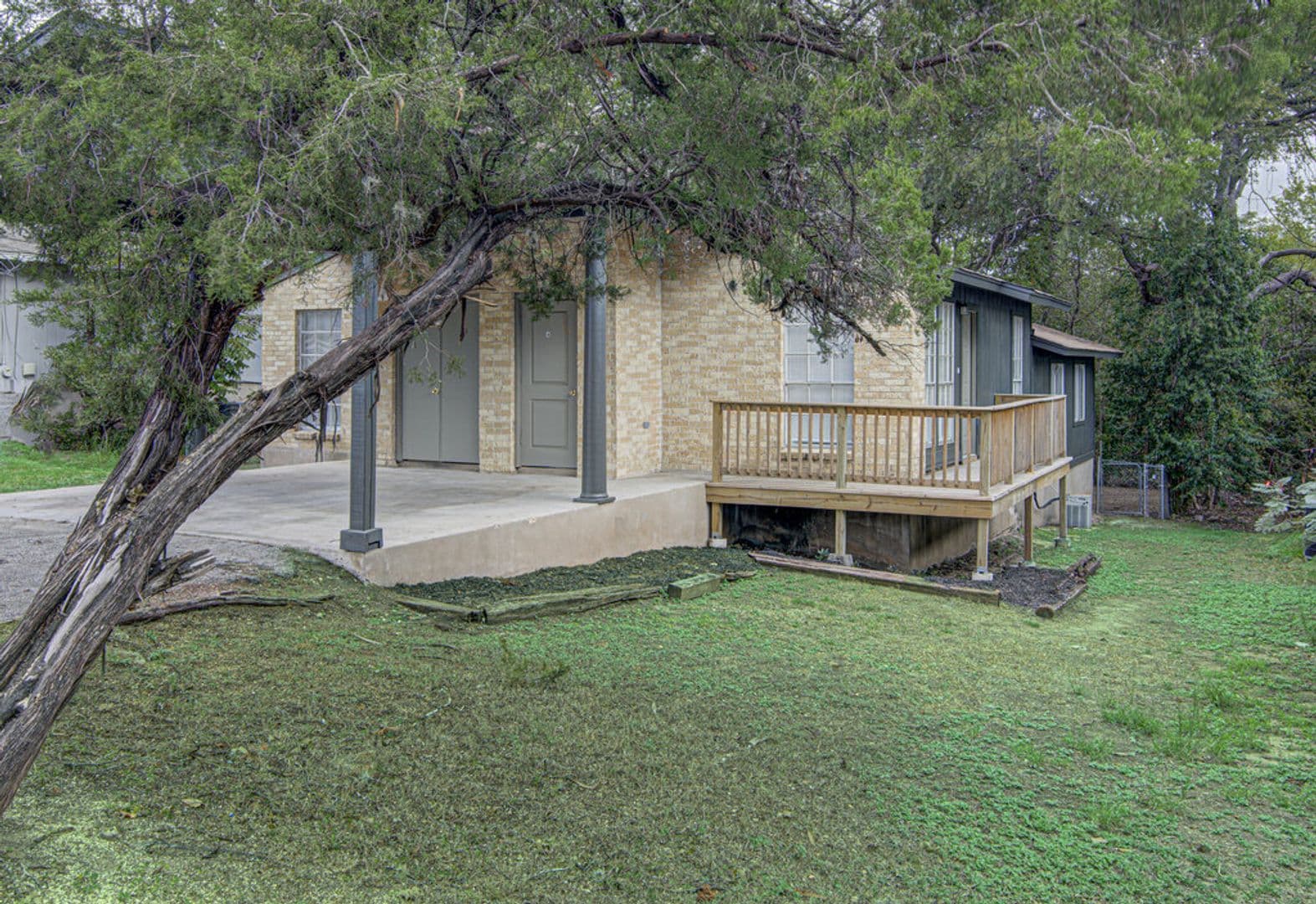 Austin Apartment: 404 W Dittmar Rd