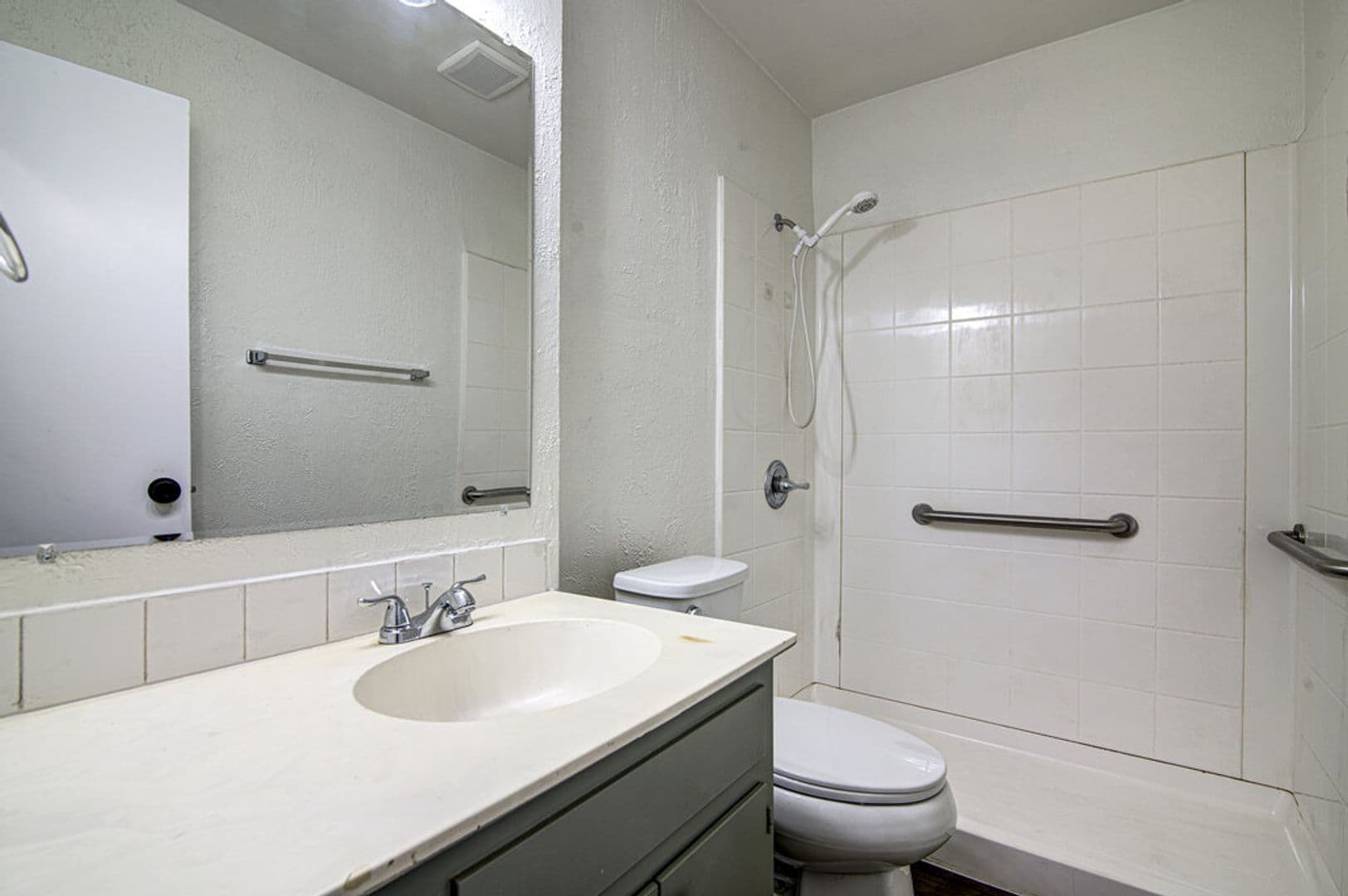 Round Rock Apartment: 426 Chisholm Valley Dr