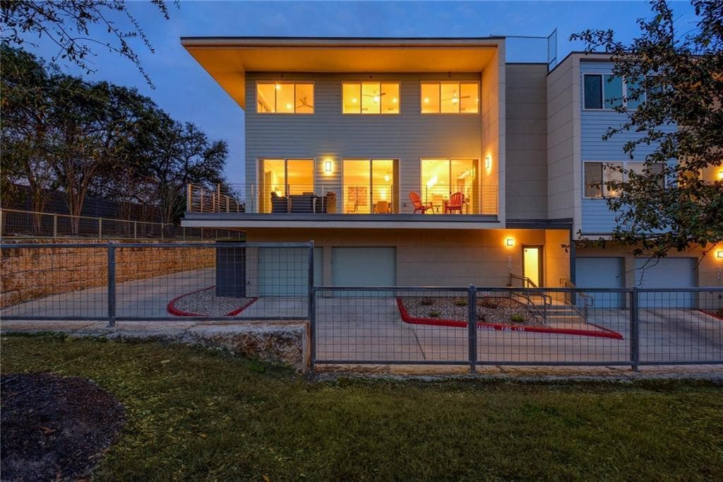 Austin Condo: 604 N. Bluff Dr. Unit 153