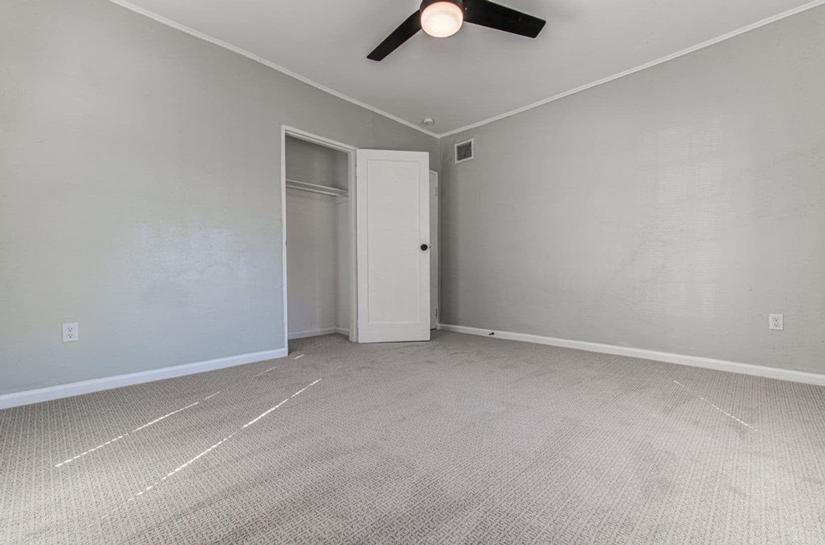 Austin Apartment: 3904 Maplewood Ave