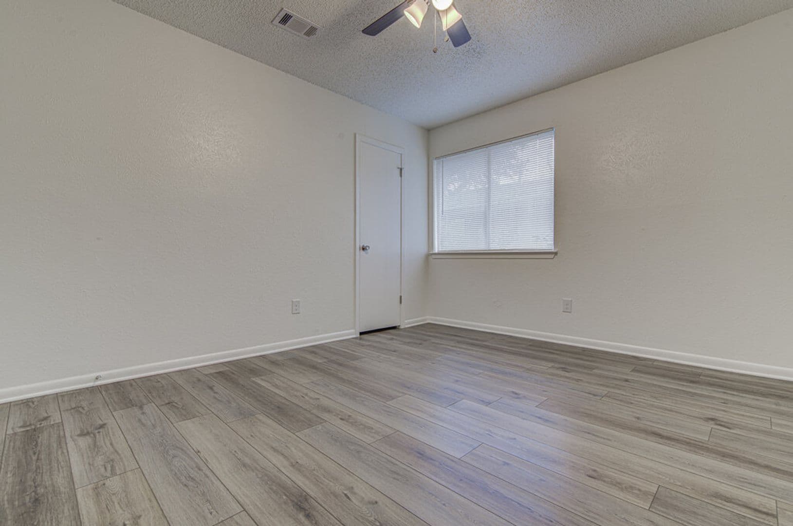 Austin Apartment: 404 W Dittmar Rd