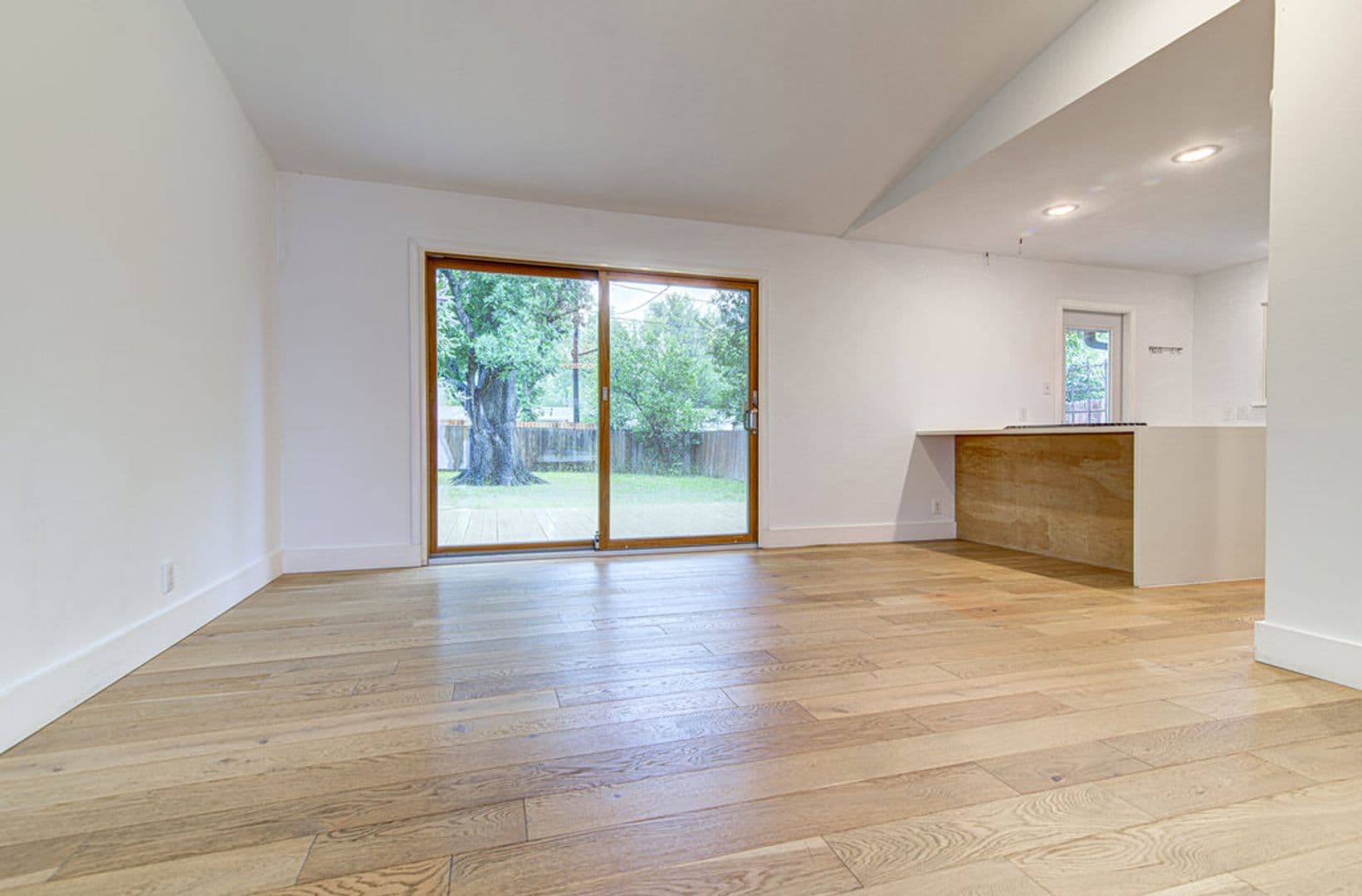 Austin House: 2704 Nottingham Ln