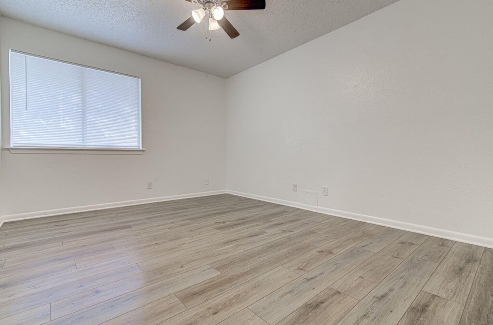 Austin Apartment: 404 W Dittmar Rd