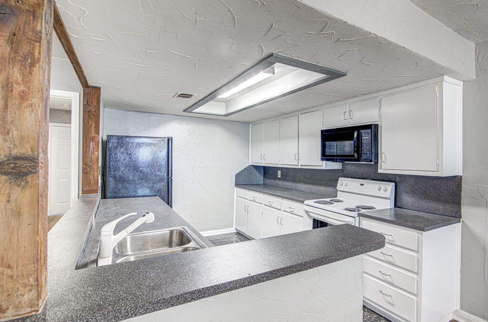 Austin Apartment: 1807 Briar Hill Dr