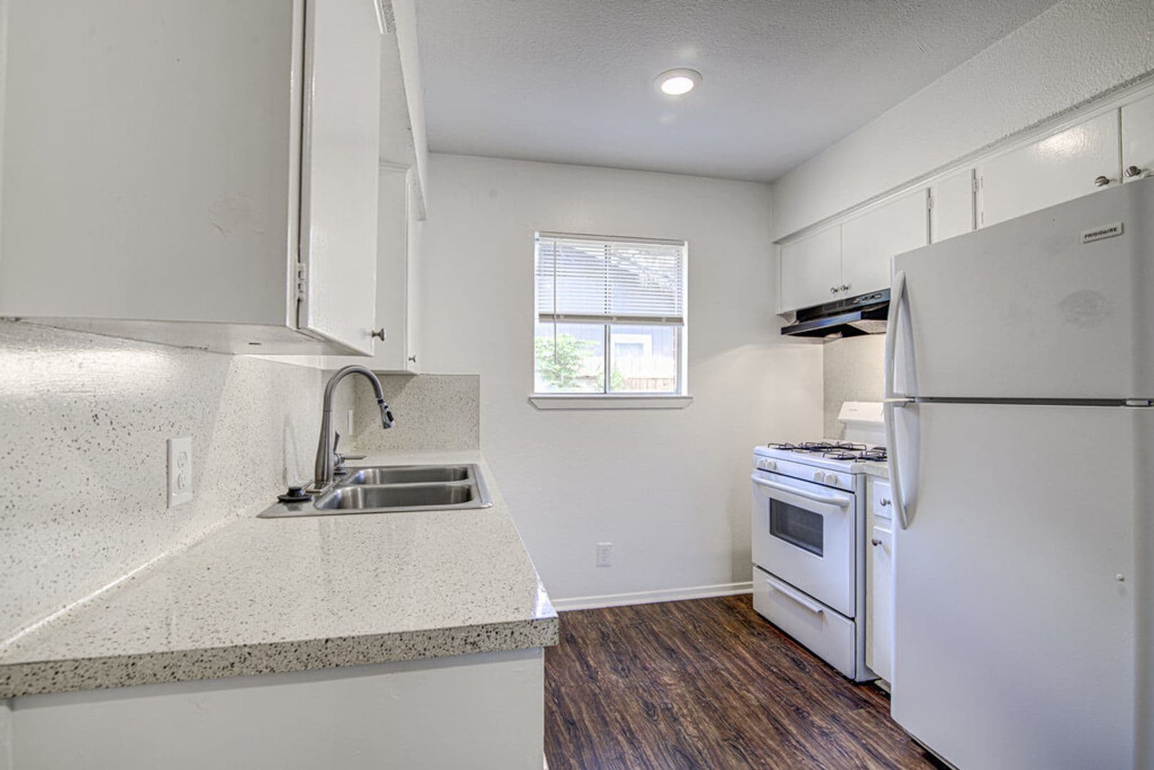 Austin Apartment: 5006 Brighton Rd