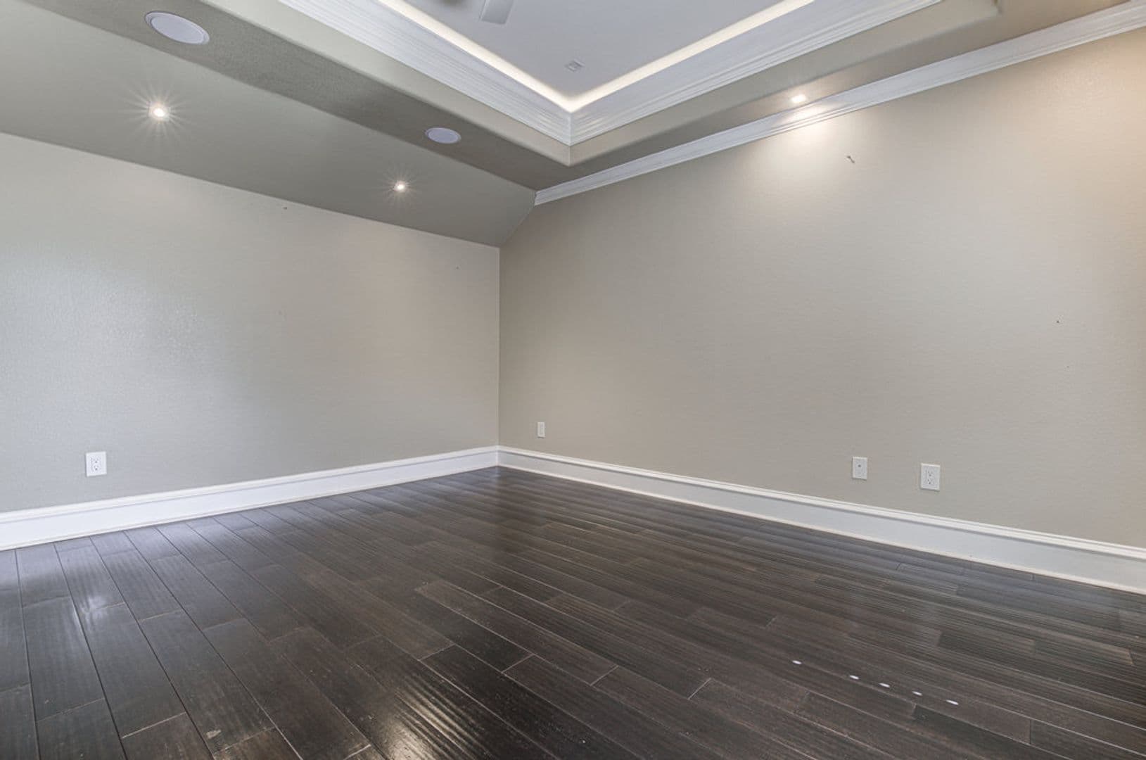 Austin House: 1917 Lakecliff Hills Ln