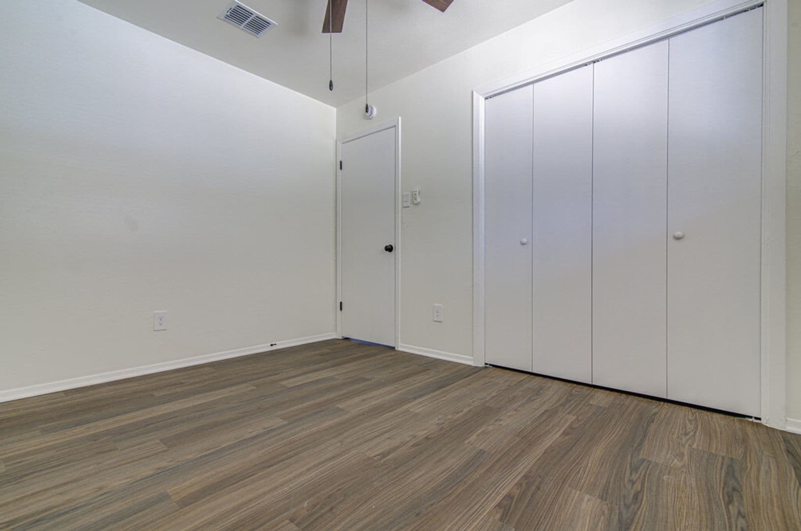 Round Rock Apartment: 426 Chisholm Valley Dr