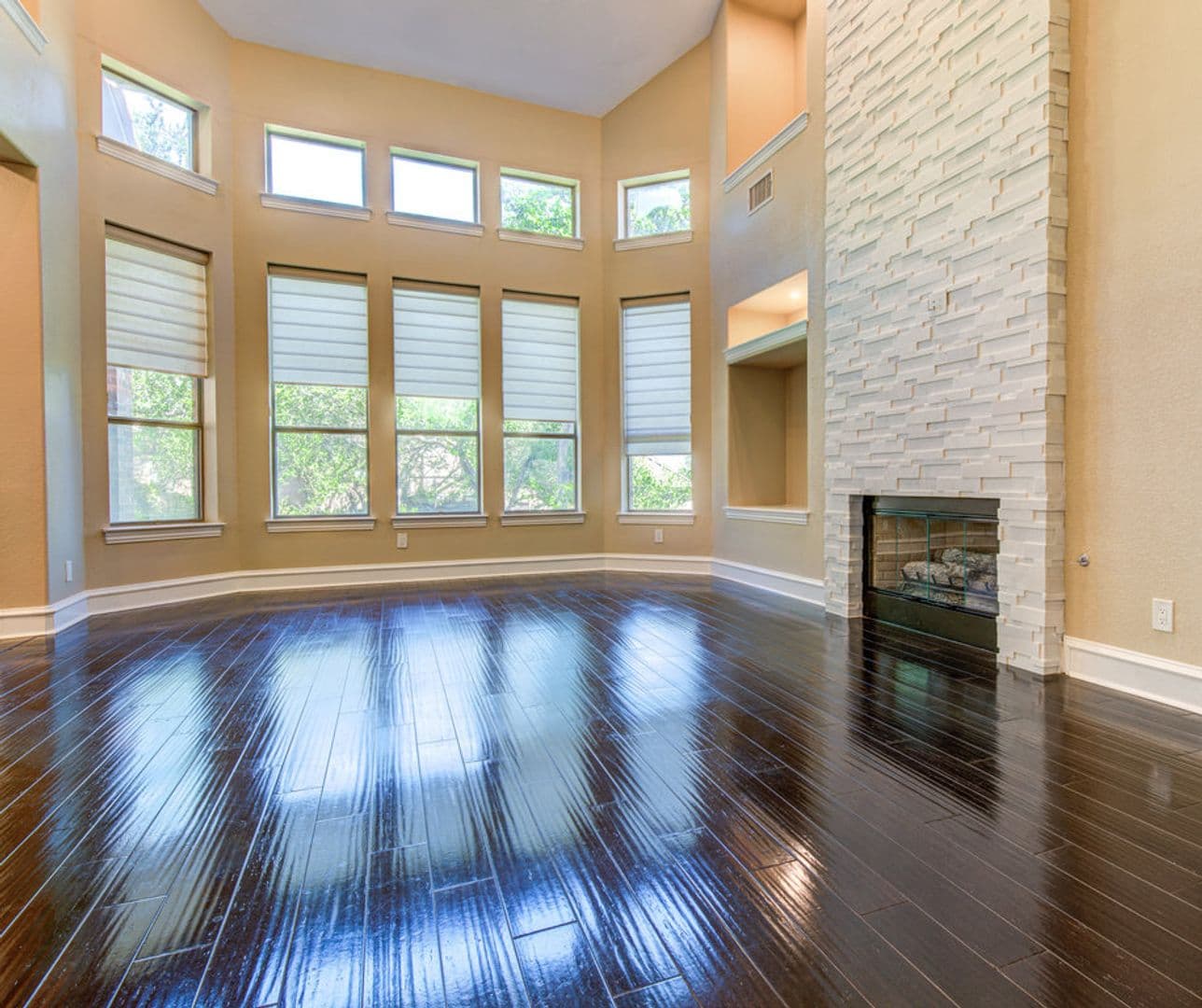 Austin House: 1917 Lakecliff Hills Ln