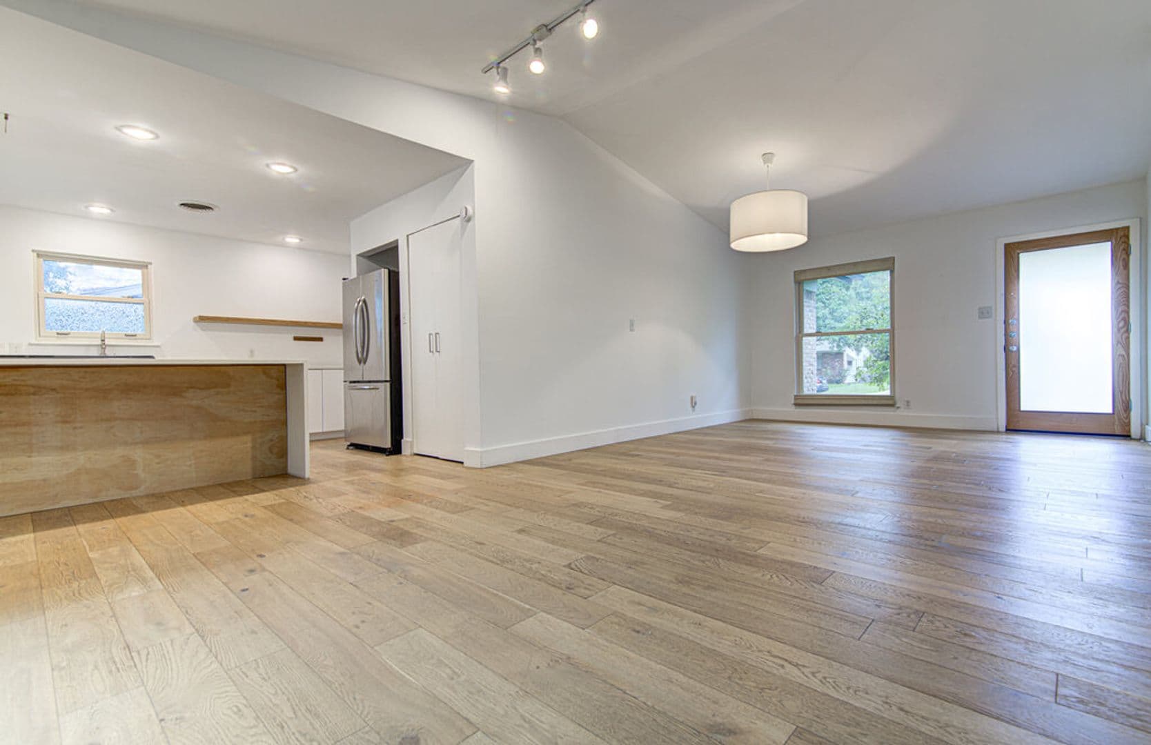 Austin House: 2704 Nottingham Ln