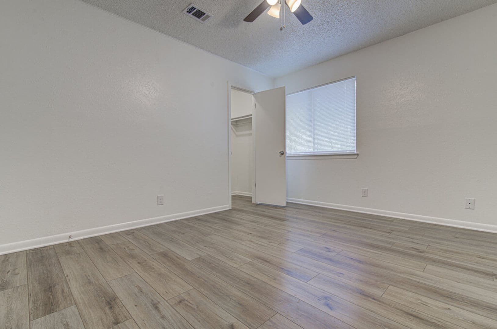 Austin Apartment: 404 W Dittmar Rd