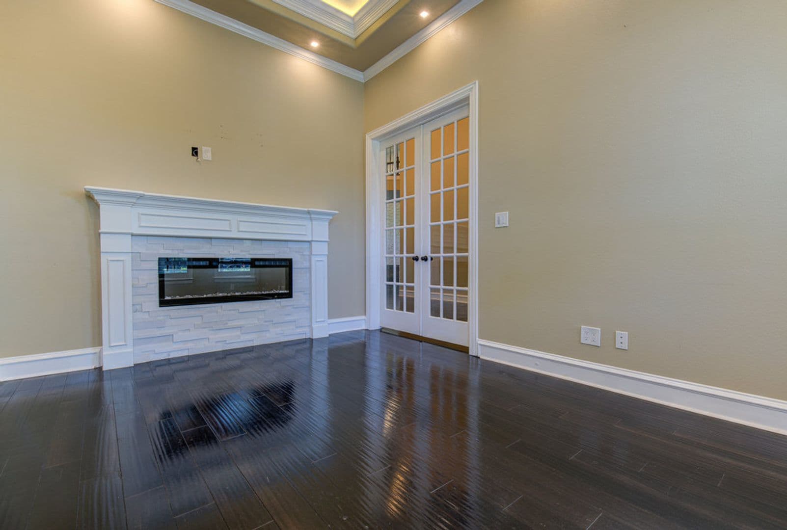 Austin House: 1917 Lakecliff Hills Ln