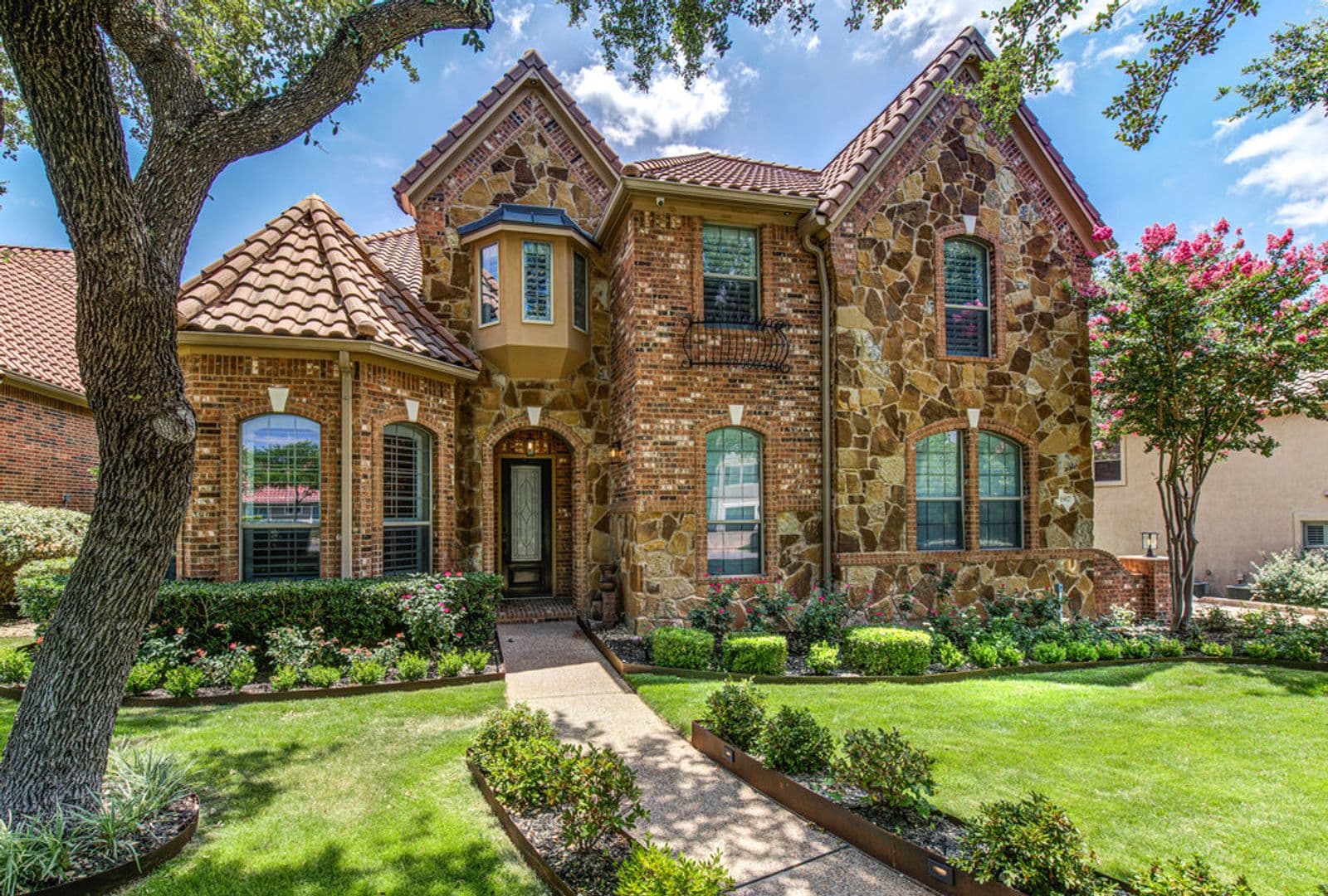Austin House: 1917 Lakecliff Hills Ln