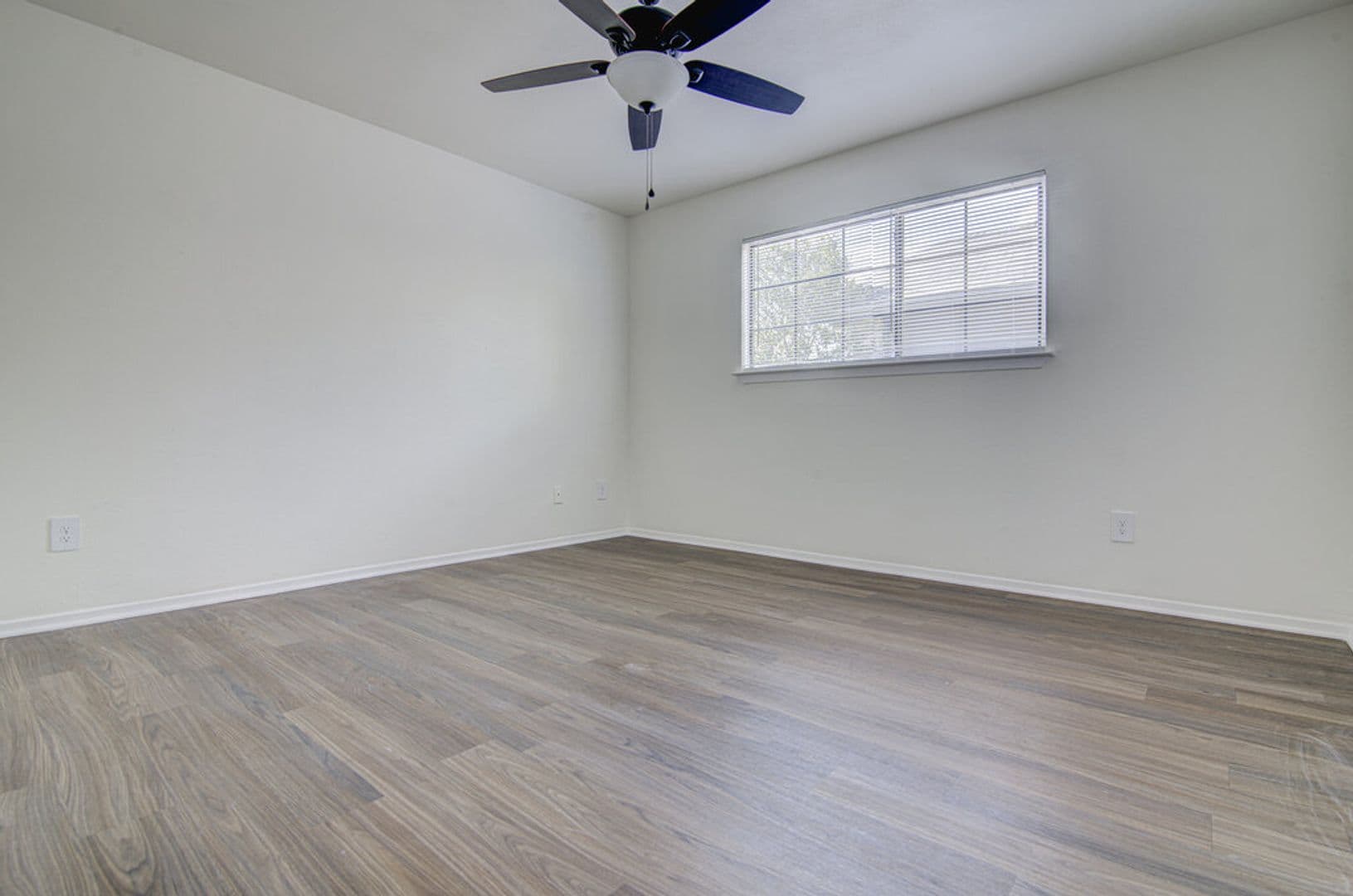 Round Rock Apartment: 426 Chisholm Valley Dr
