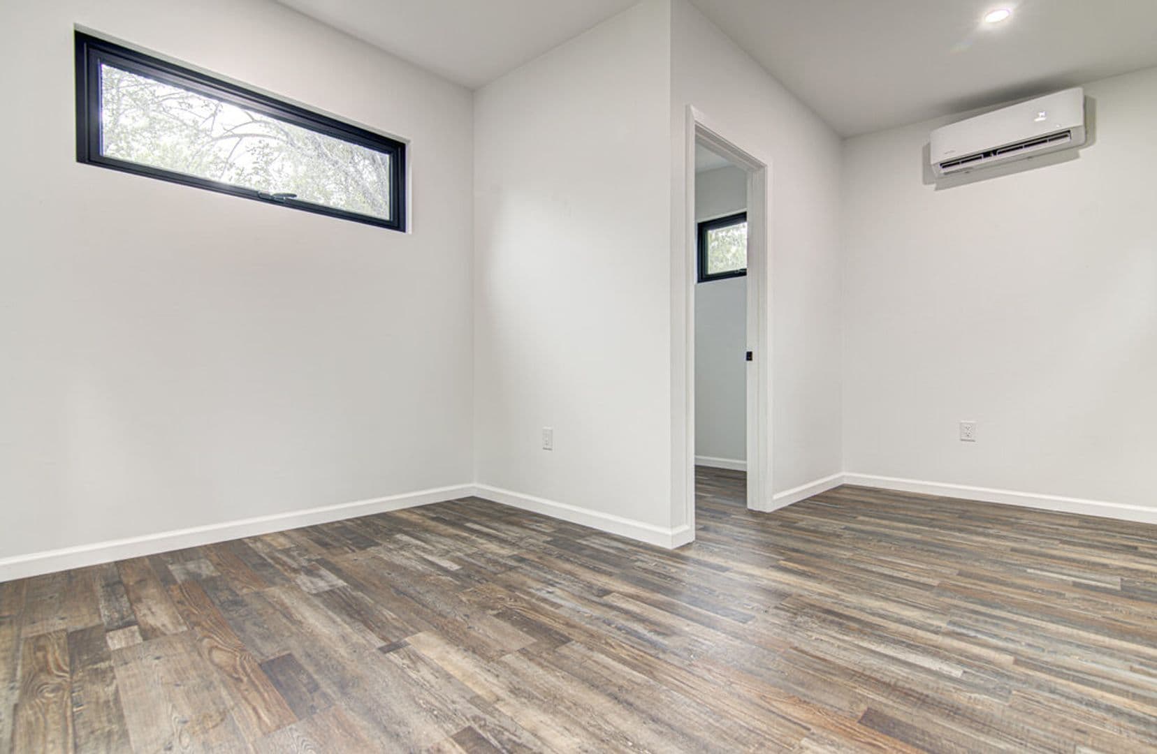 Austin House: 2704 Nottingham Ln