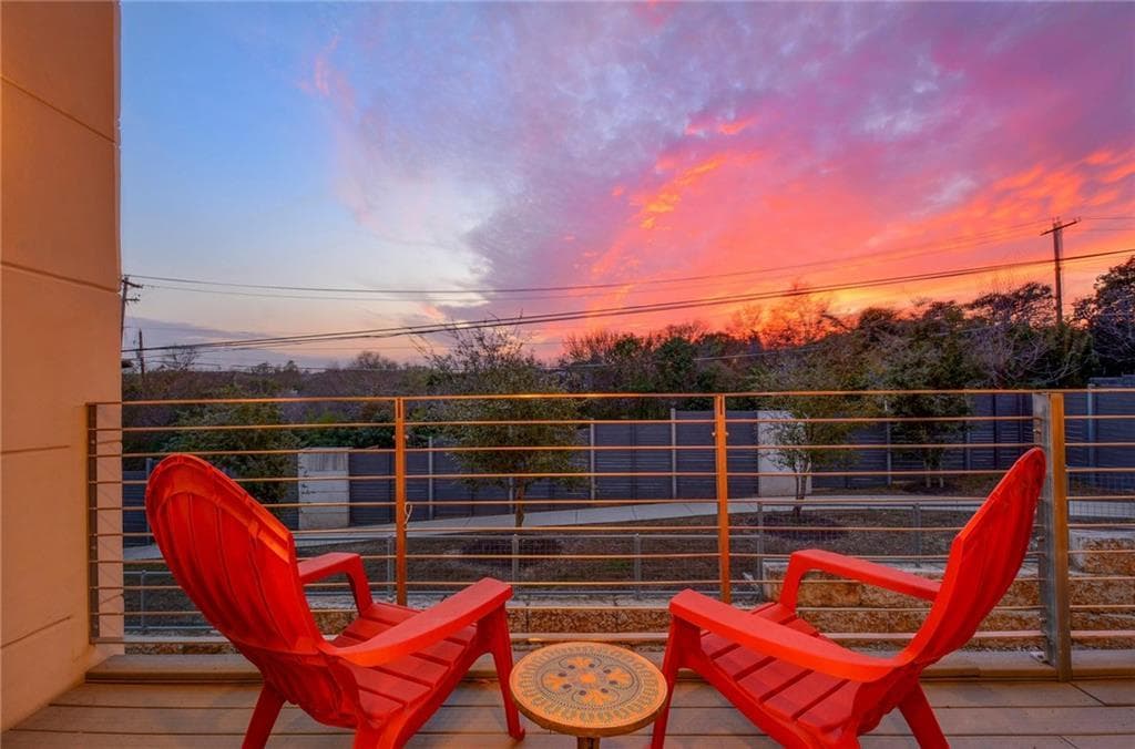 Austin Condo: 604 N. Bluff Dr. Unit 153