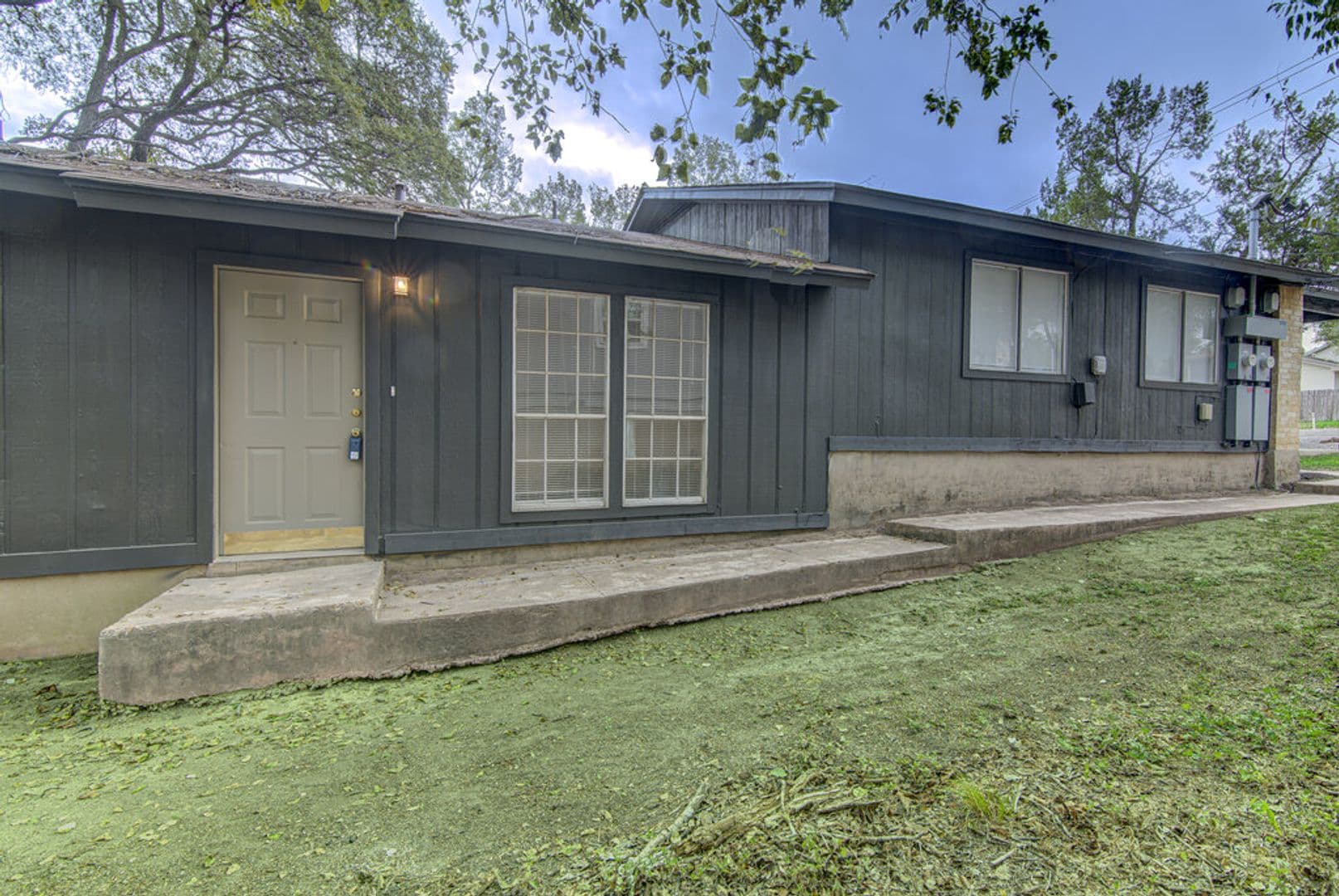 Austin Apartment: 404 W Dittmar Rd