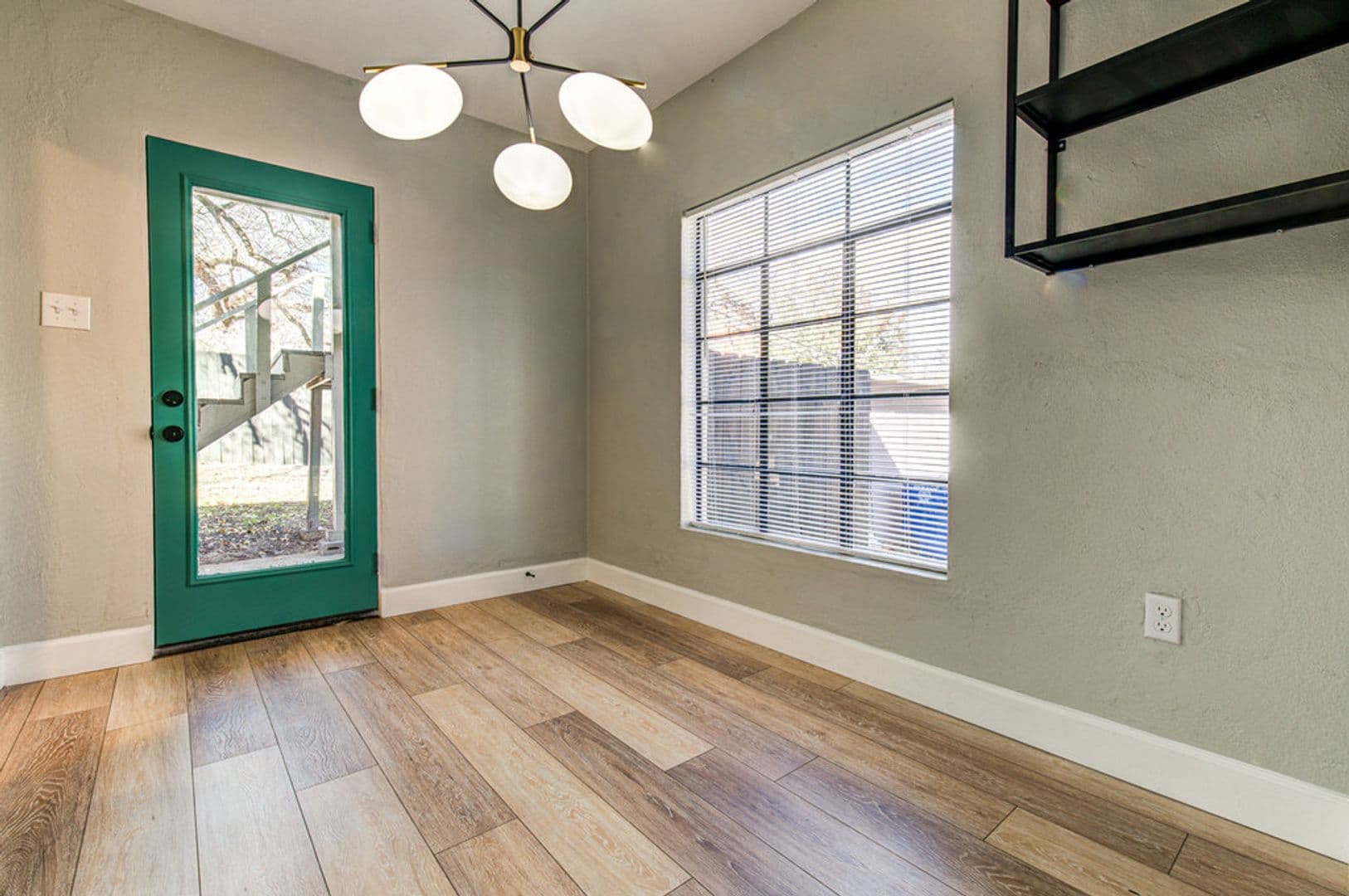 Austin Apartment: 3904 Maplewood Ave