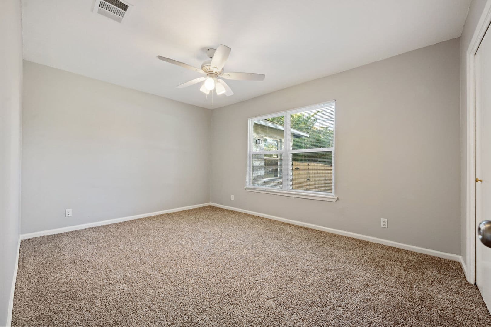 Austin Apartment: 2303 Metcalfe Rd