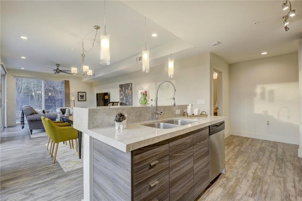Austin Condo: 604 N. Bluff Dr. Unit 153