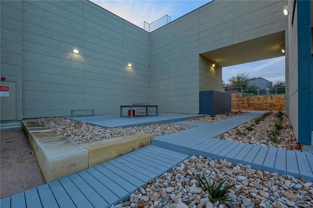 Austin Condo: 604 N. Bluff Dr. Unit 153