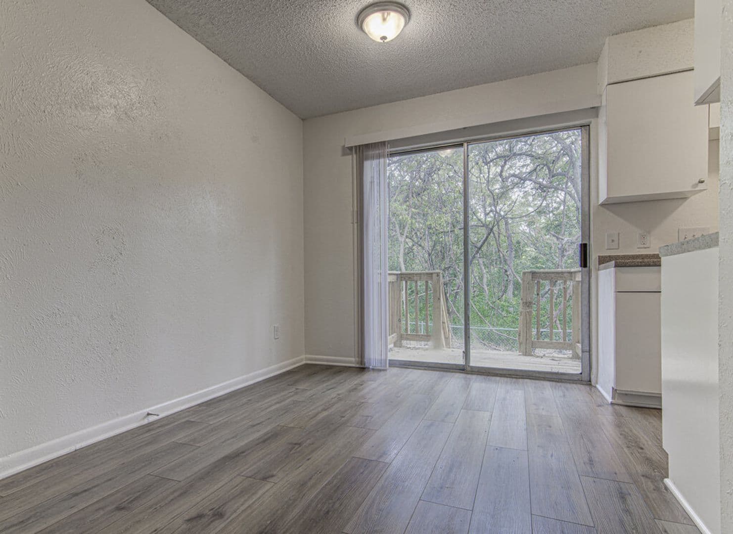 Austin Apartment: 404 W Dittmar Rd