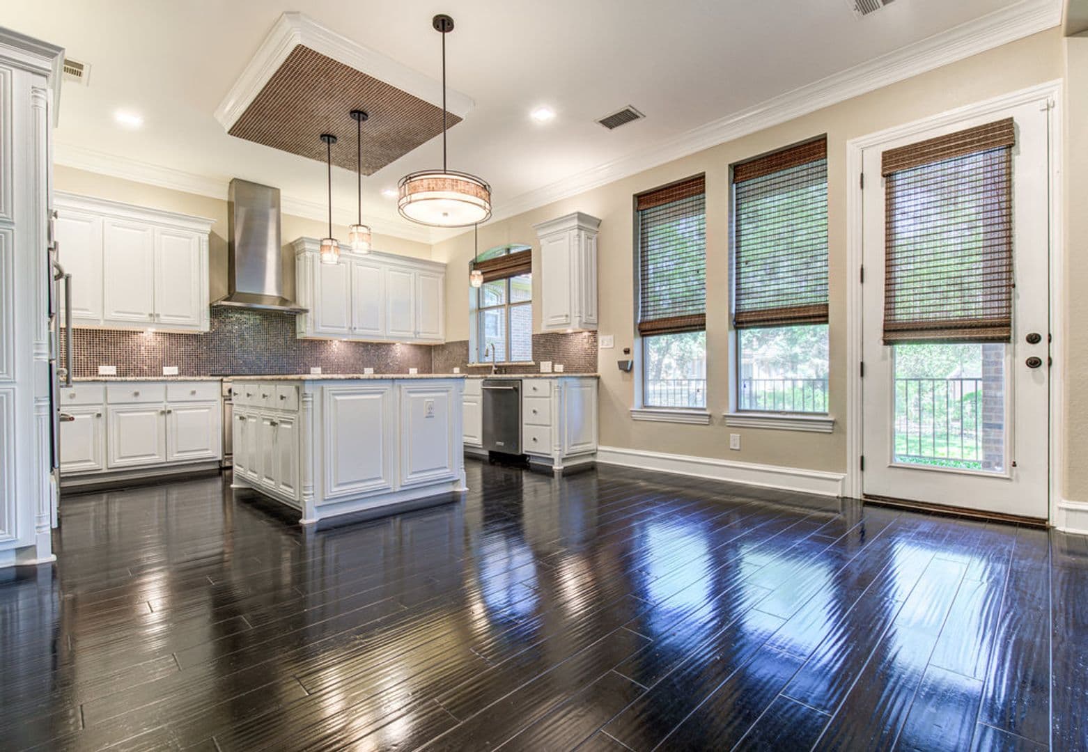 Austin House: 1917 Lakecliff Hills Ln
