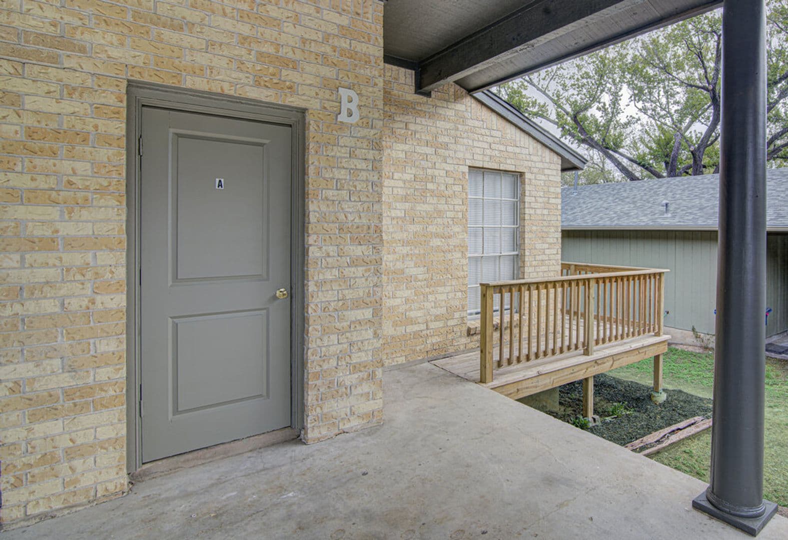 Austin Apartment: 404 W Dittmar Rd