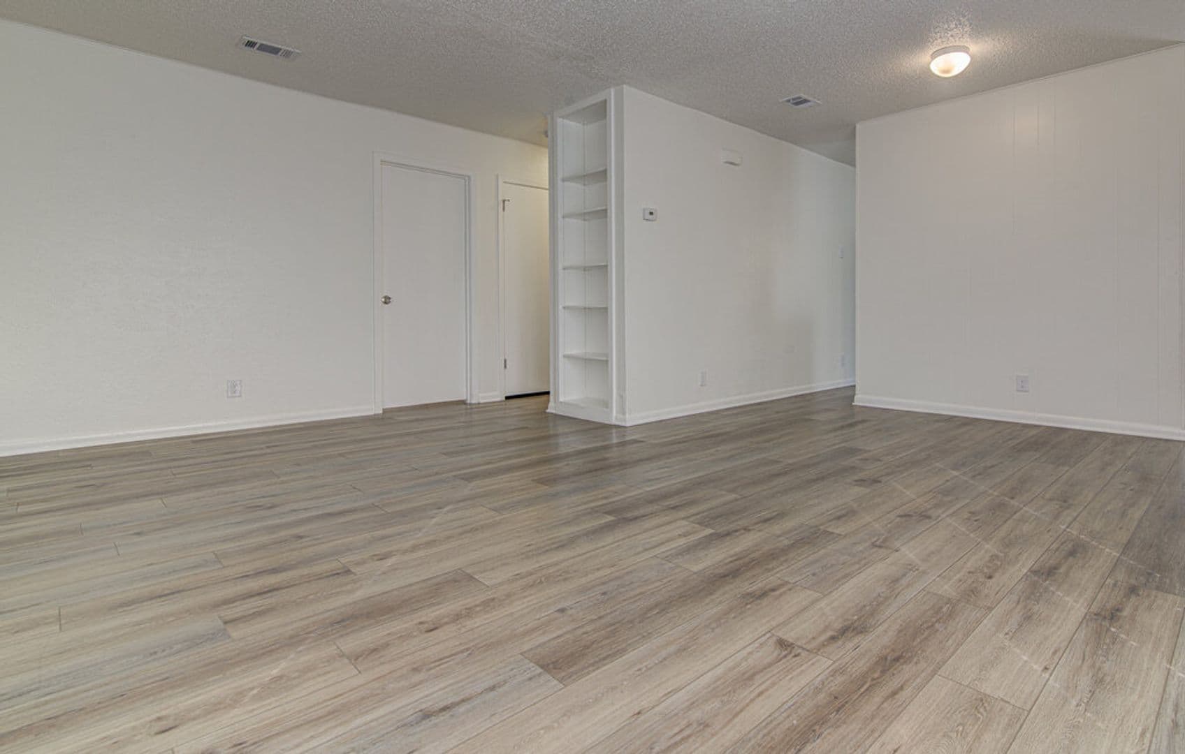 Austin Apartment: 404 W Dittmar Rd