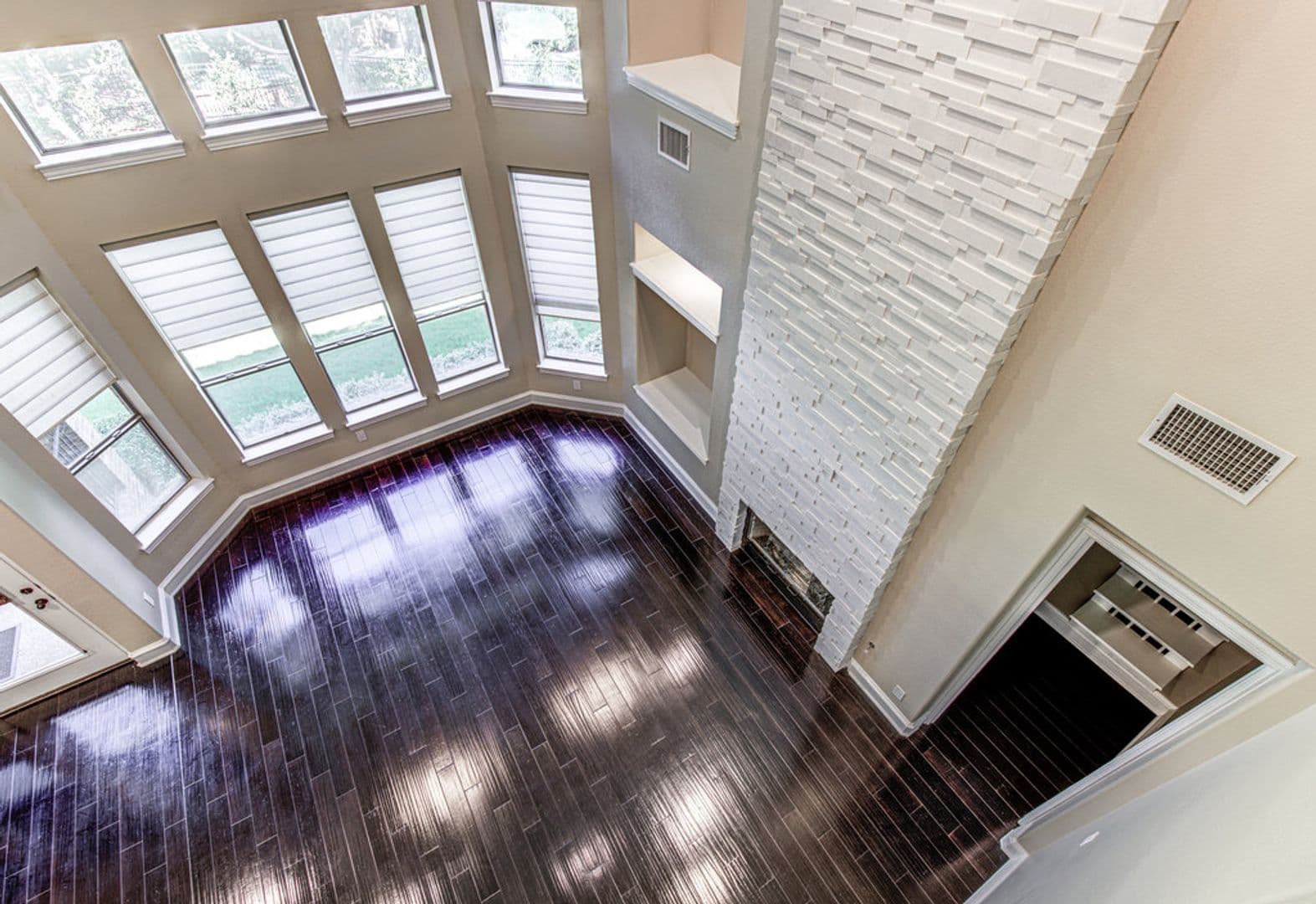 Austin House: 1917 Lakecliff Hills Ln