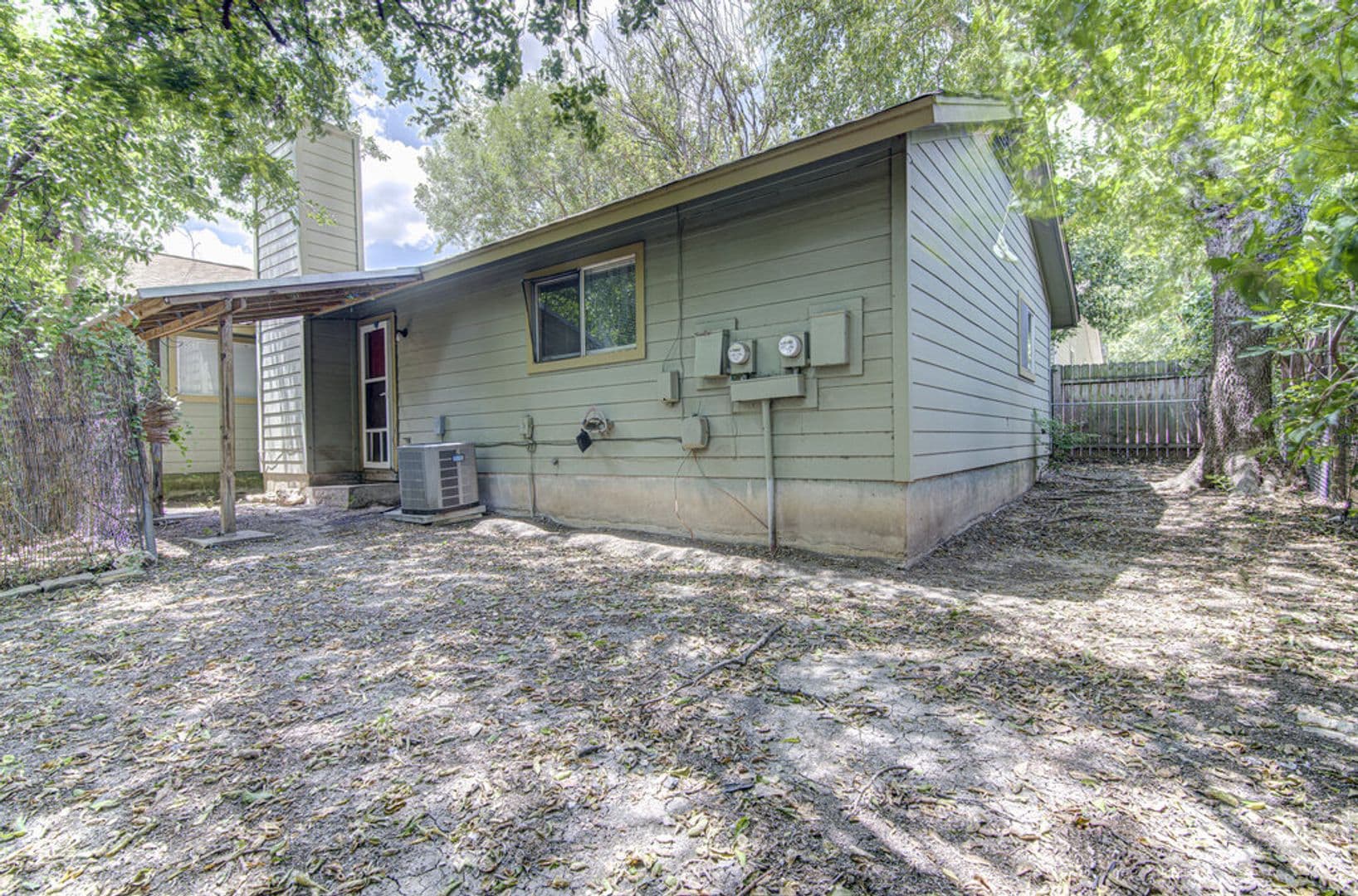 Austin Apartment: 824 King Albert St