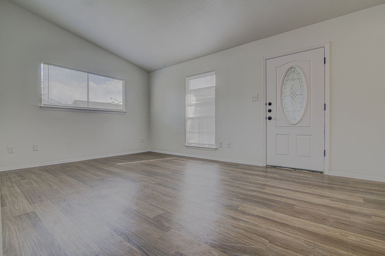 Round Rock Apartment: 426 Chisholm Valley Dr