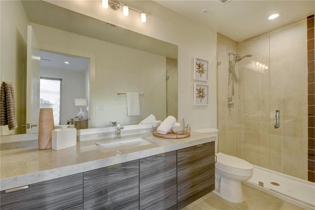 Austin Condo: 604 N. Bluff Dr. Unit 153