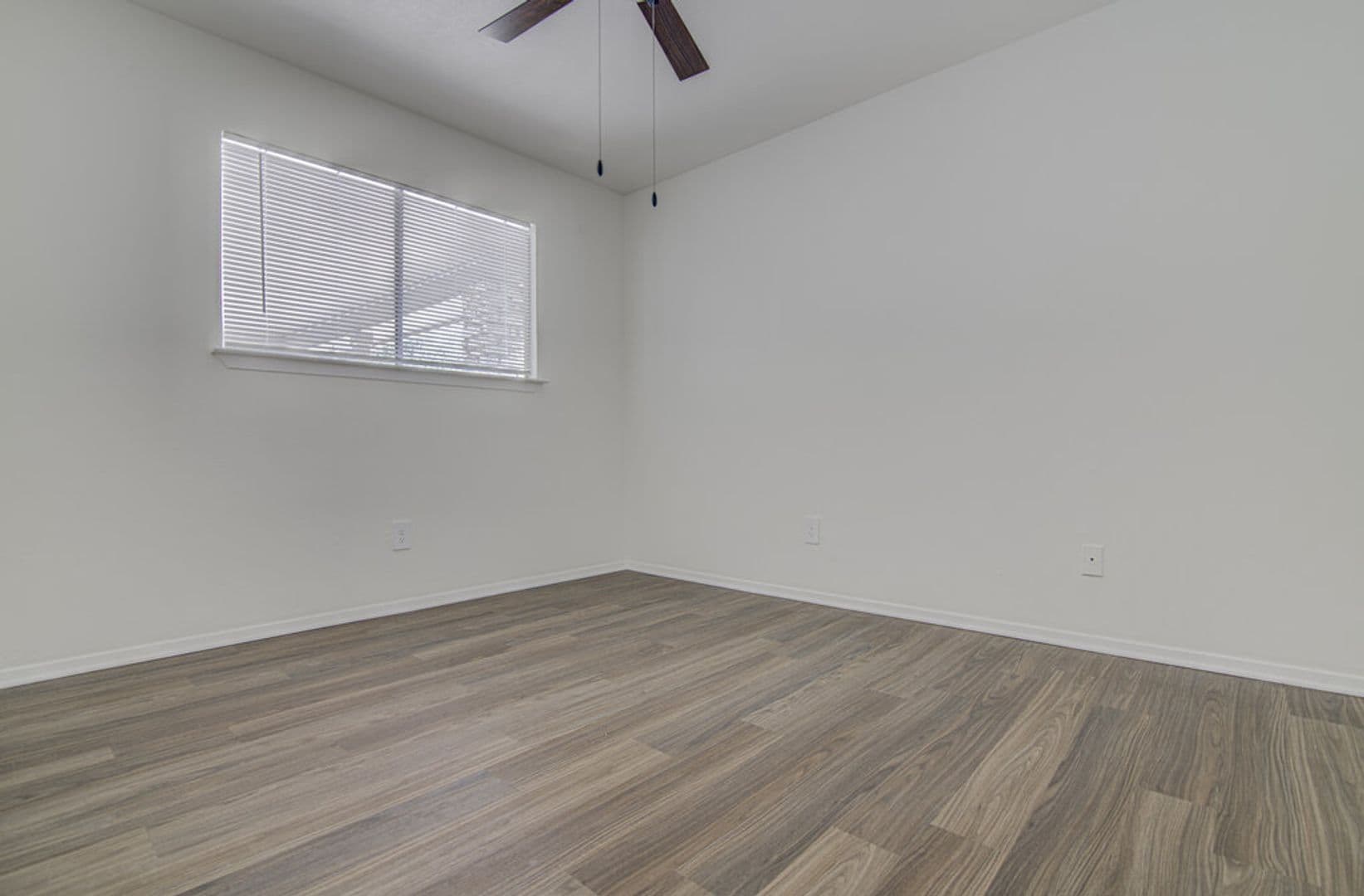 Round Rock Apartment: 426 Chisholm Valley Dr