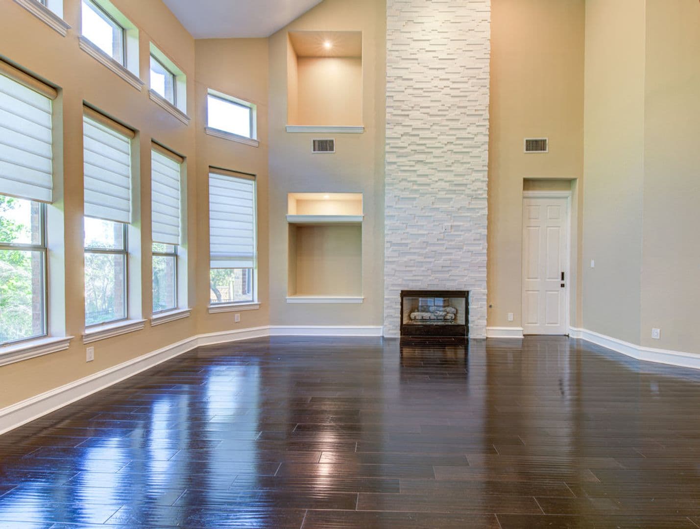 Austin House: 1917 Lakecliff Hills Ln
