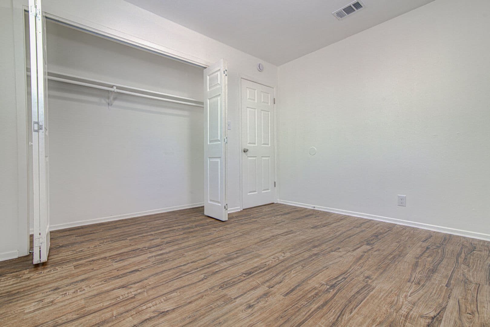 Austin Apartment: 5006 Brighton Rd